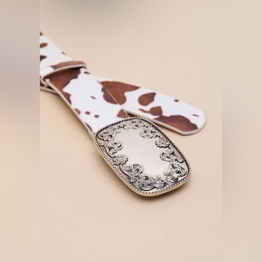 SOLD 🎉 Winry Brown and White Cow Print Faux Fur Belt - Picture 3 of 5